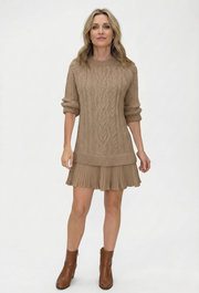 Dilin – Strickkleid Mit Zopfmuster