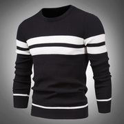 Gestreifter Pullover mit sportlicher Eleganz