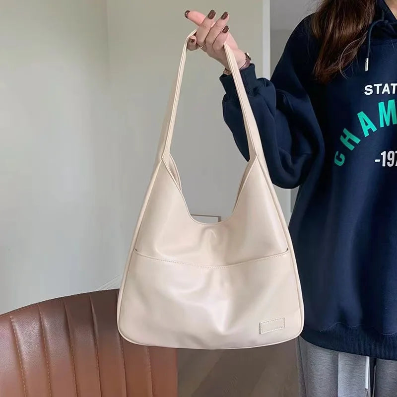 Schicke Schultertasche mit verstellbarem Riemen für jeden Anlass