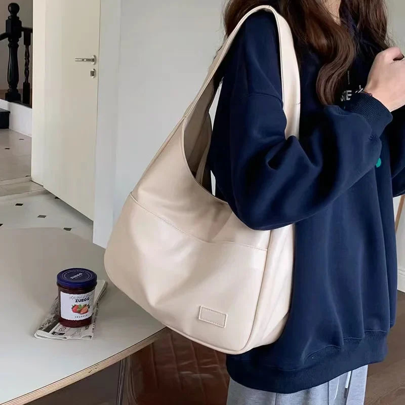Schicke Schultertasche mit verstellbarem Riemen für jeden Anlass