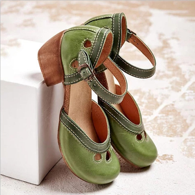 Darcey - Vintage-inspirierter Stil mit einer Retro-Ästhetik Sandalen Damen | Klassischer Riemen über dem Spann