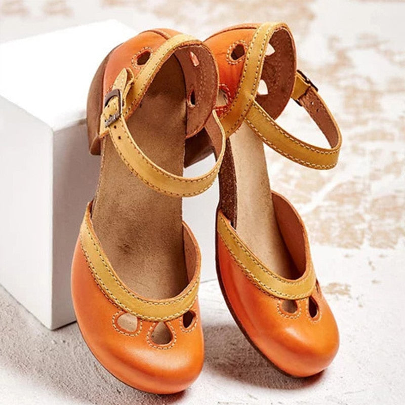 Darcey - Vintage-inspirierter Stil mit einer Retro-Ästhetik Sandalen Damen | Klassischer Riemen über dem Spann
