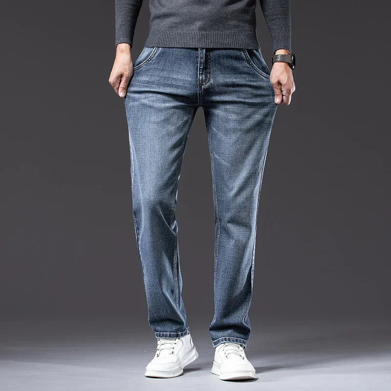 VERNER - GERADE GESCHNITTENE JEANS