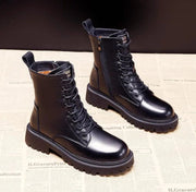 Hochgeschnittene Schnürstiefel für stilvolle Abenteuer