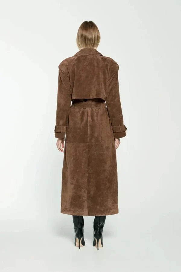Galatea Trenchcoat – Langer Damen Trenchcoat aus Veganem Wildleder