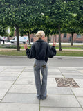 Grau mit khakifarbenen Sternen