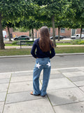 Leichter Denim mit weißen Sternen