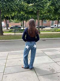 Leichter Denim mit weißen Sternen