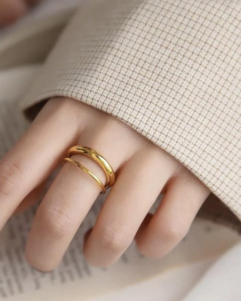 Aria | Gold Ton Glänzen Unendlicher Bandring