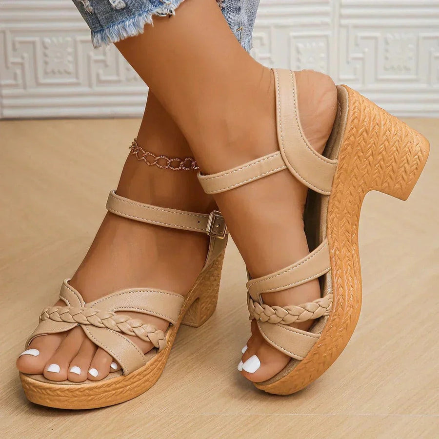Ffion - Stilvolle Chunky Sandalen