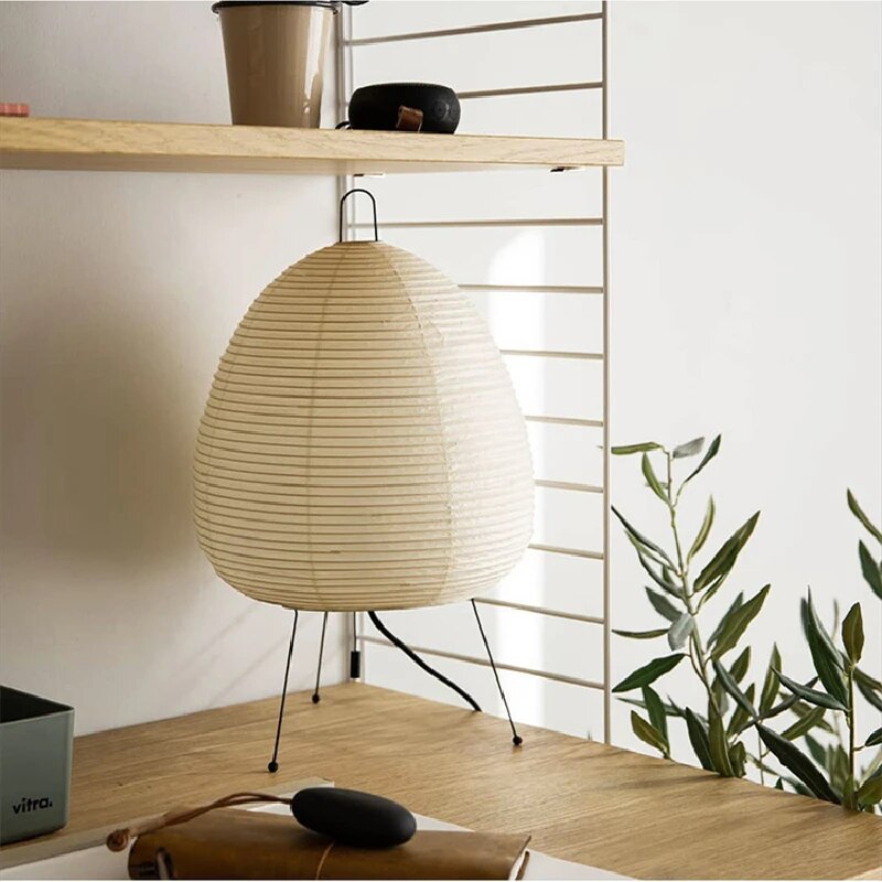 Japanische LED Tischlampe aus Reispapier – Dreibeinige Tischleuchte für Wohnzimmer und Schlafzimmer, 60 cm hoch, Weiß
