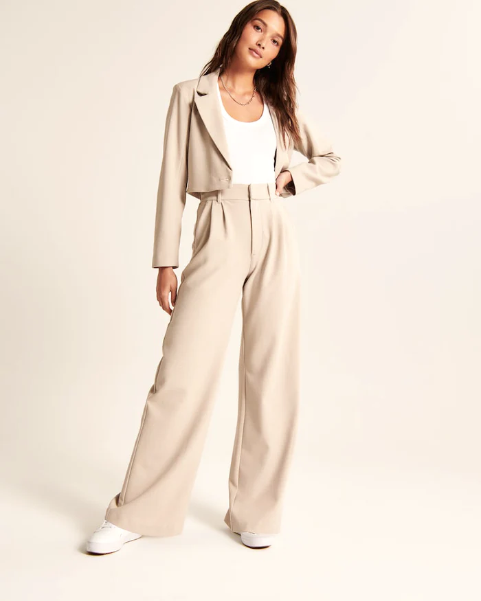 Damenhose mit hoher Taille und elegantem weitem Bein