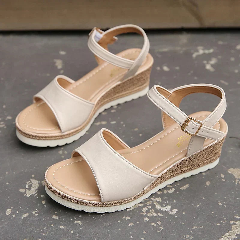Anna | Leichte Sandalen mit Keilabsatz und Schnalle