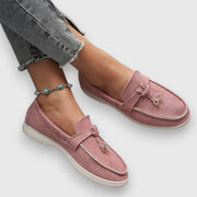 Loafer Damen | Leichter Wildleder-Slipper mit Golddetail & Komfortsohle
