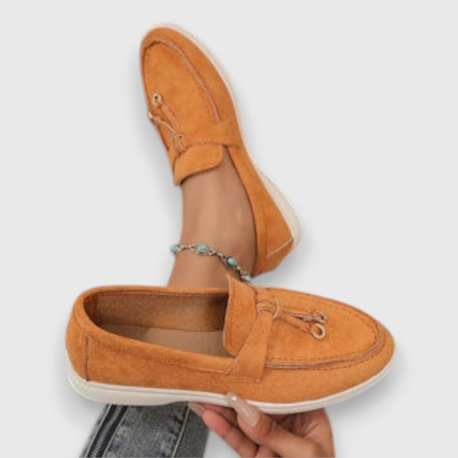 Loafer Damen | Leichter Wildleder-Slipper mit Golddetail & Komfortsohle