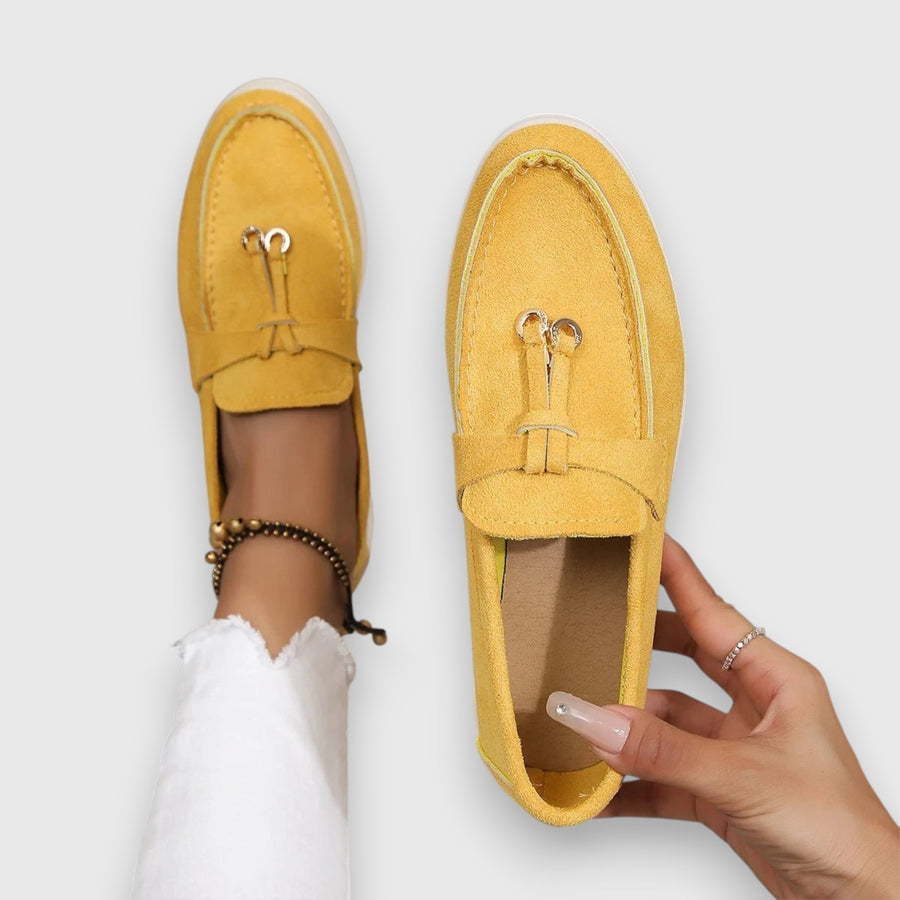 Loafer Damen | Leichter Wildleder-Slipper mit Golddetail & Komfortsohle