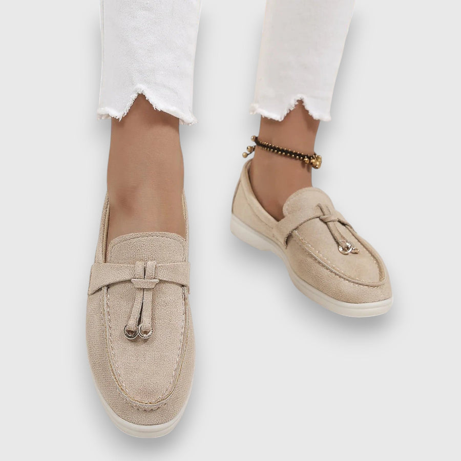 Loafer Damen | Leichter Wildleder-Slipper mit Golddetail & Komfortsohle