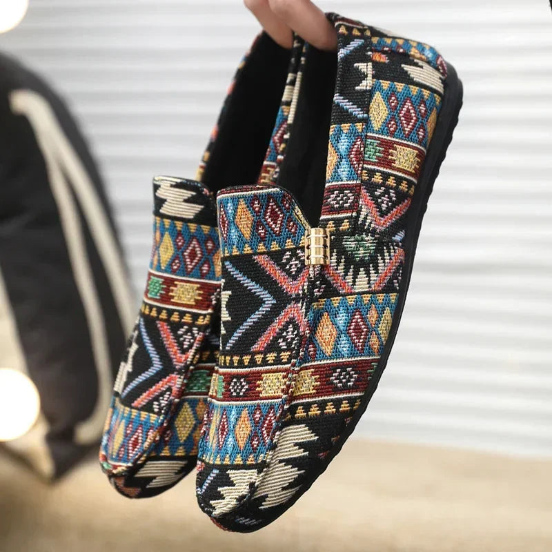 Loafer Herren | Ethno-Muster Slipper mit Golddetail & leichter Sohle