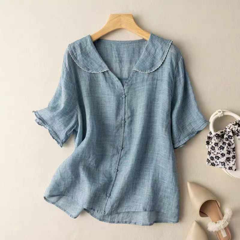 Locker sitzende Vintage-Bluse für Damen mit Knopfverzierung