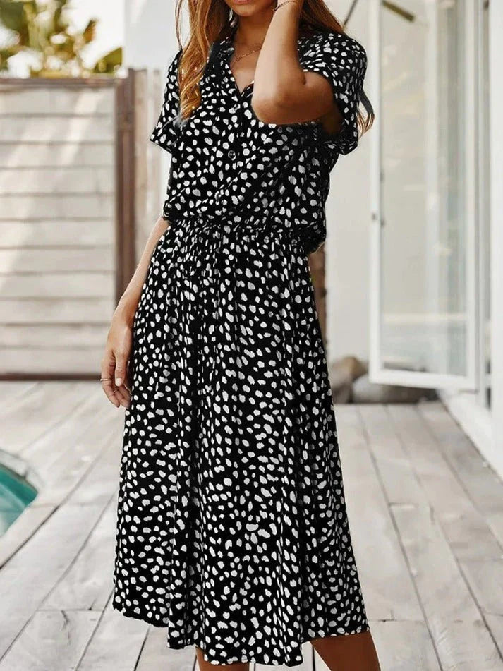 Gloria - Elegantes kurzärmliges Hemdblusenkleid mit Polka Dots und Kordelzug in der Taille