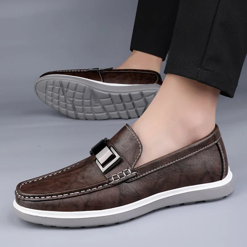 Mokassin Herren | Eleganter Leder-Slipper mit Metallschnalle & Plateausohle