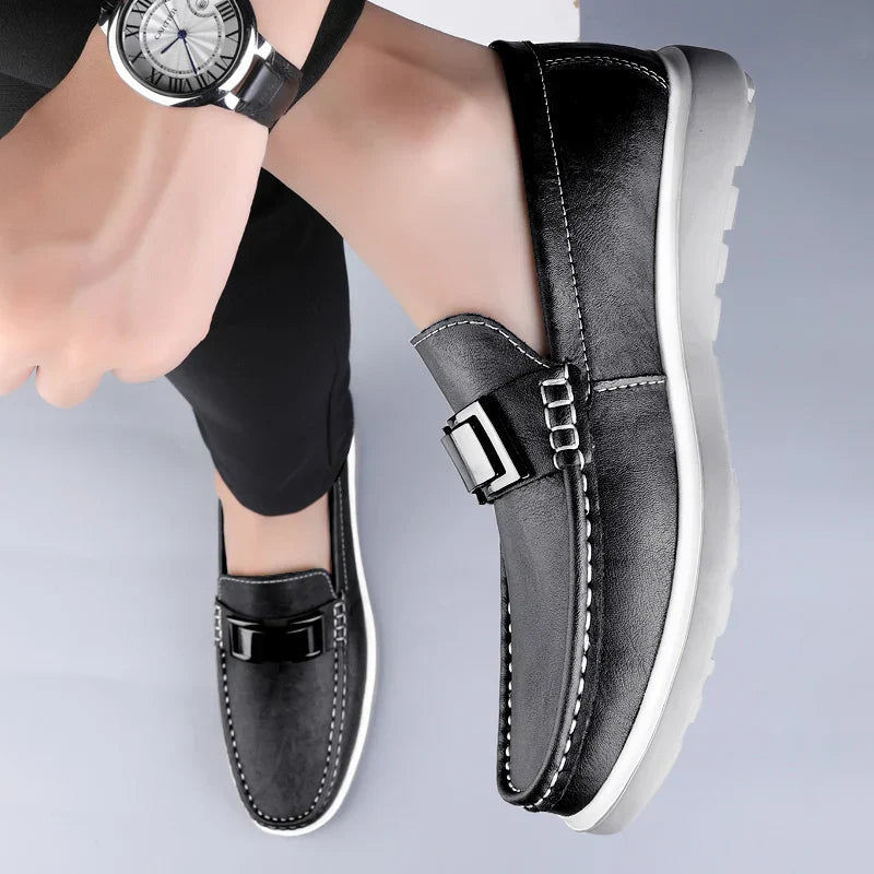 Mokassin Herren | Eleganter Leder-Slipper mit Metallschnalle & Plateausohle