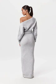 Trina – Schulterfreies Strickkleid