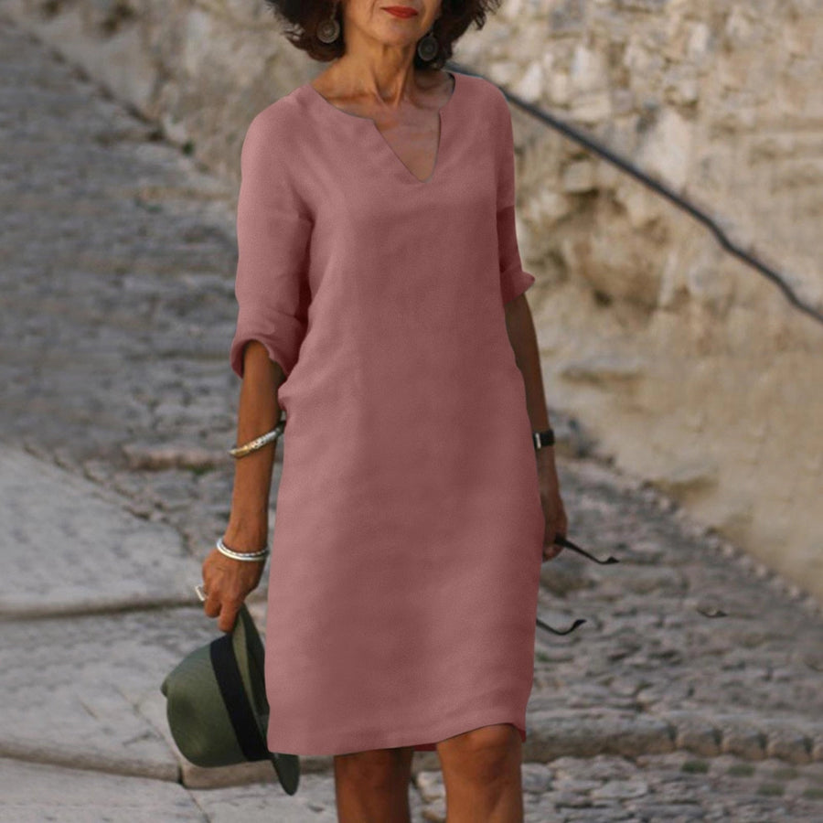 Noella- Rotes Sommerkleid mit V-Ausschnitt und Dreiviertelärmeln