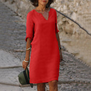 Noella- Rotes Sommerkleid mit V-Ausschnitt und Dreiviertelärmeln