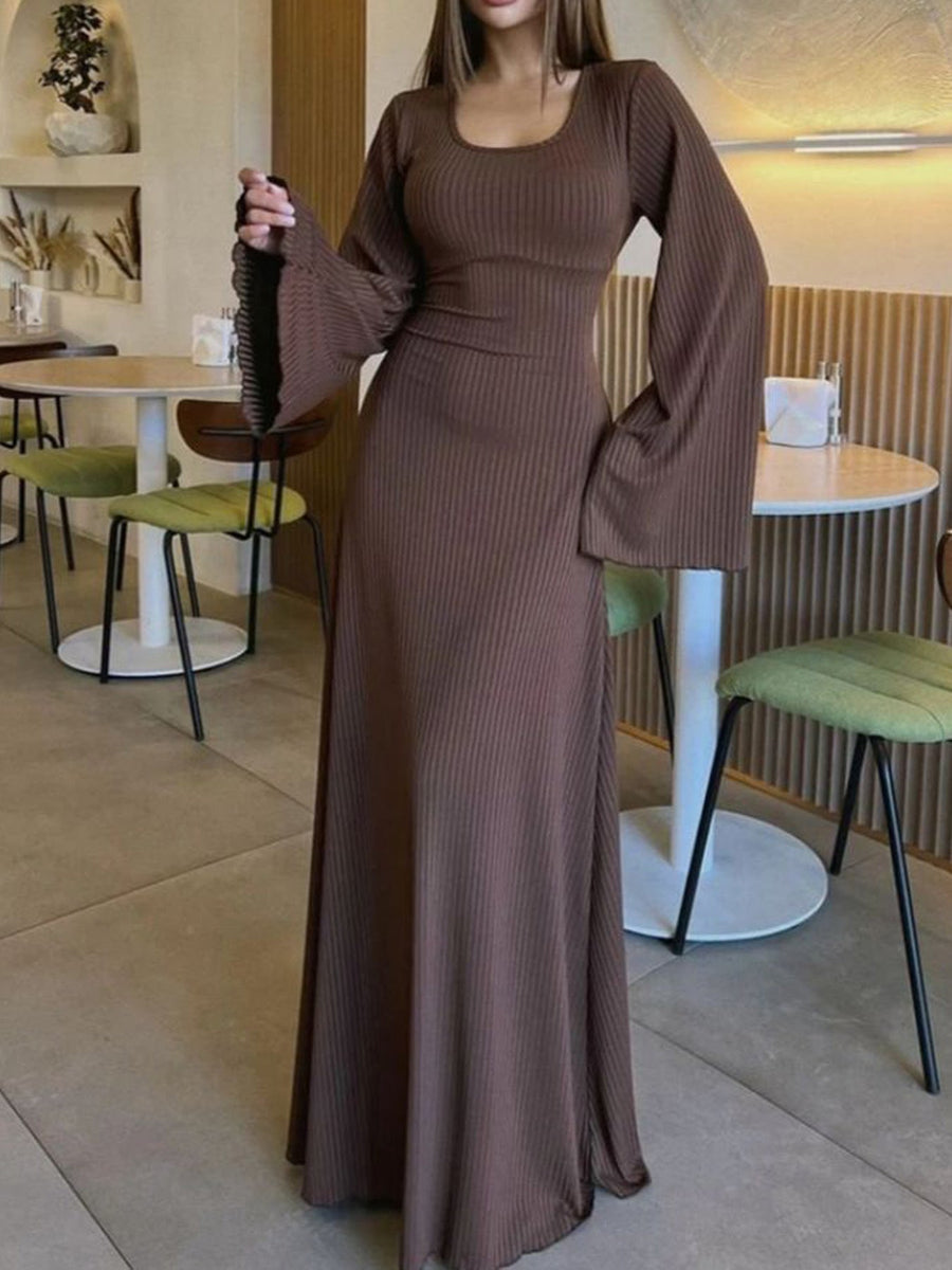 Damen Maxikleid mit weit ausgestellten Ärmeln und eleganten Details