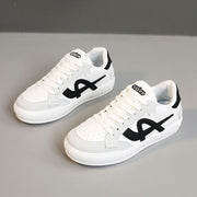 Damen Sportliche Sneaker mit perforiertem Obermaterial und robustem Gummizug