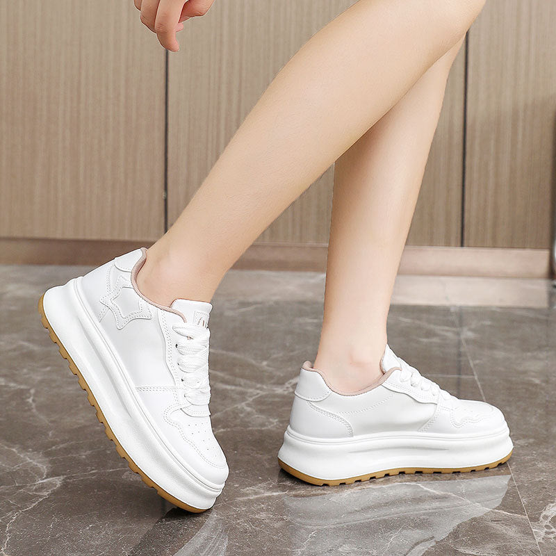 Damen Sportliche Plateau-Sneaker mit glänzenden Akzenten und komfortabler Dämpfung