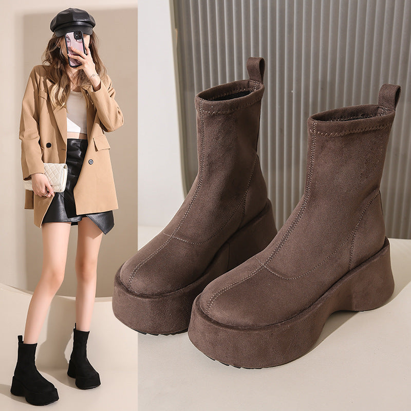 Damen Ankle Boots aus luxuriösem Wildleder mit bequemer leichtgewichtiger Sohle