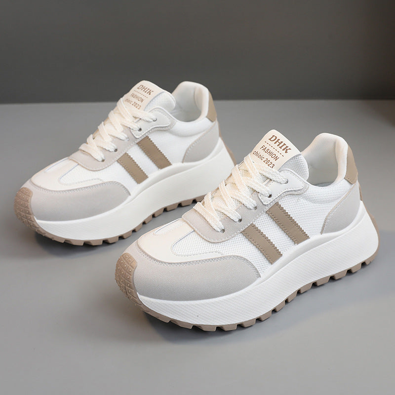 Damen modische Plateau-Sneaker mit atmungsaktiver Oberflächenstruktur und hoher Laufsohle
