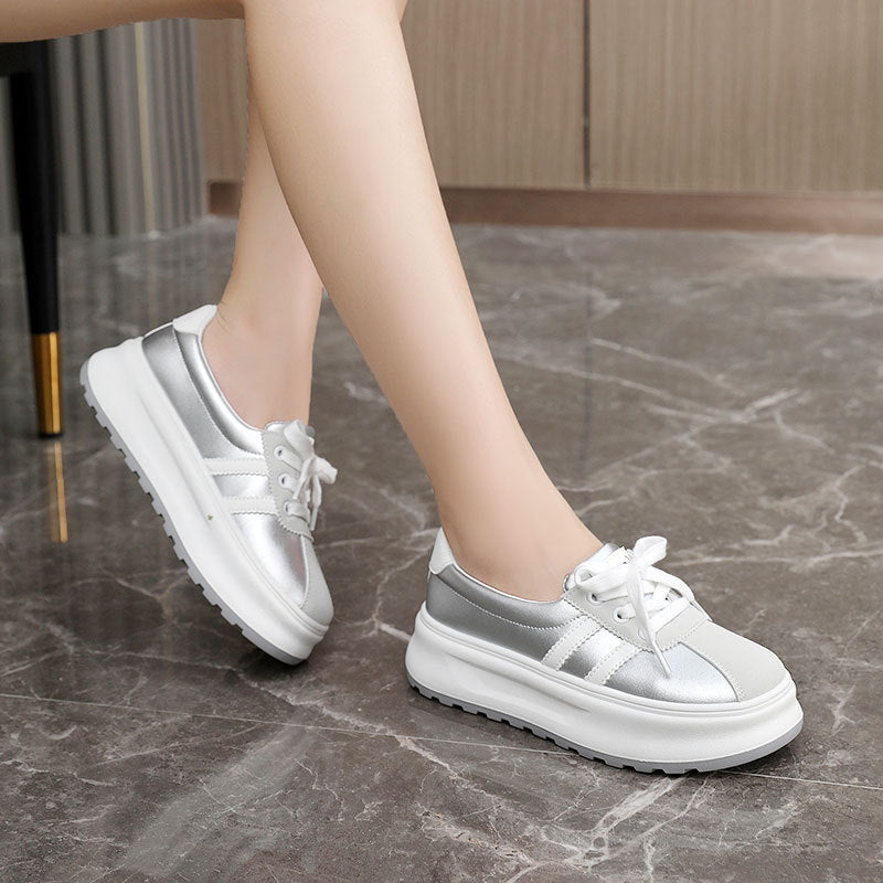 Damen modische Plattform Sneakers mit trendigem Metallic-Design