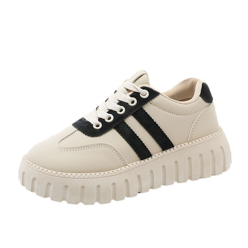 Damen Chunky Sneakers mit modischen Details