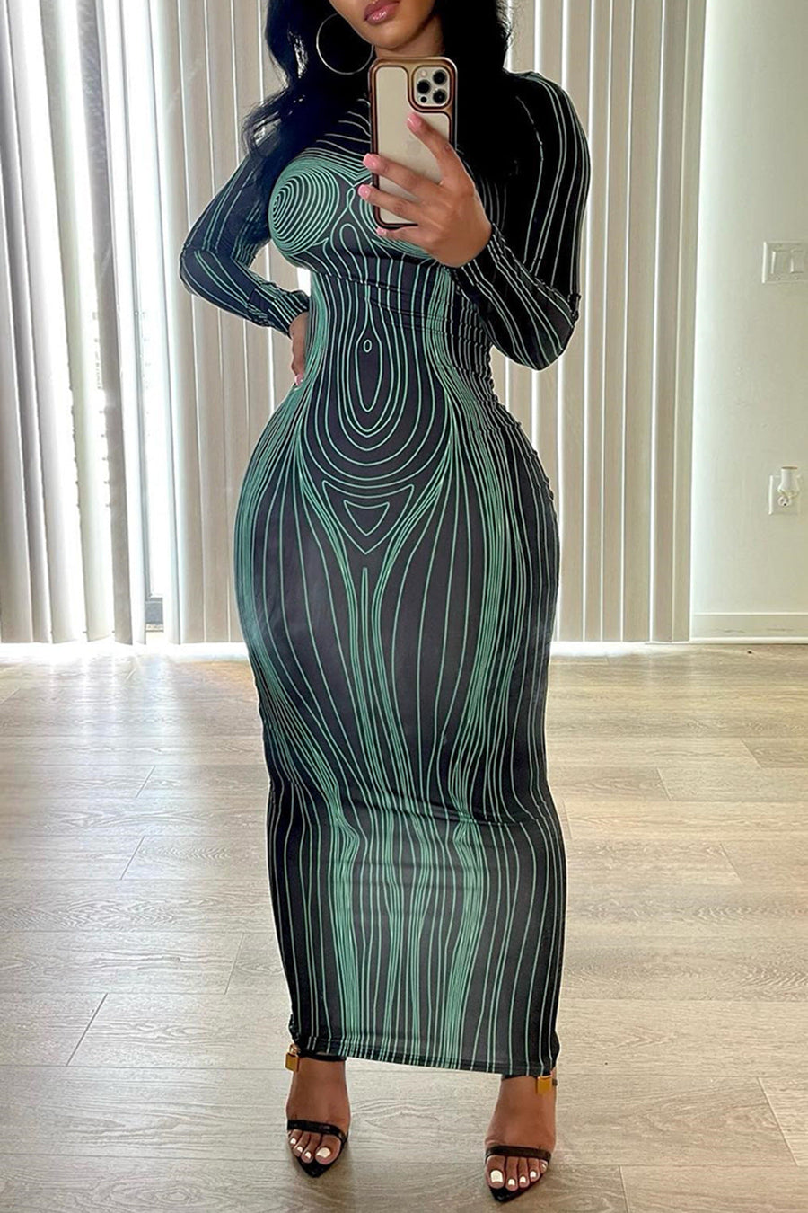 Damen figurbetontes Langarm-Maxikleid mit modernem Grafikdesign