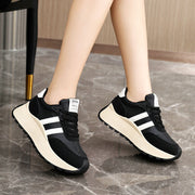 Damen Sportliche Sneaker mit modernem Profil und rutschfester Laufsohle