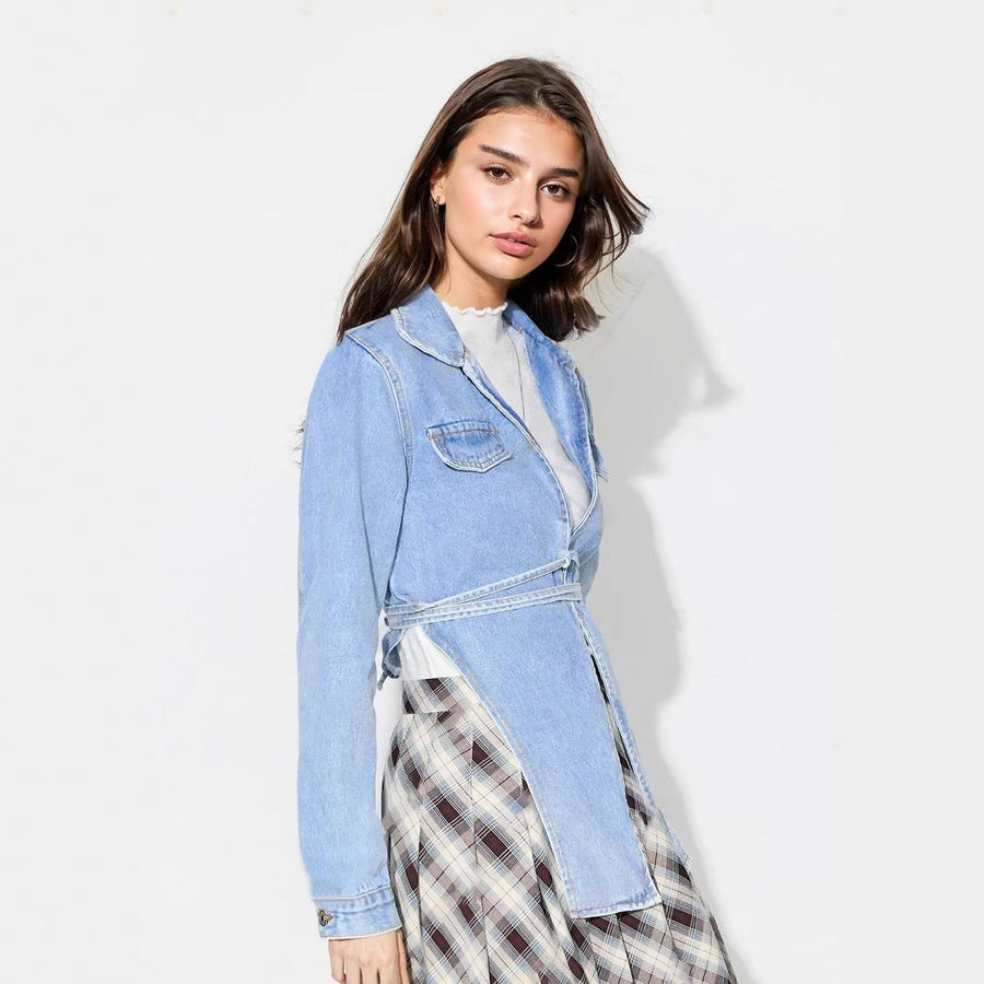 Damen Jeansjacke im modernen Oversized-Stil mit verkürztem Schnitt und praktischen Taschen