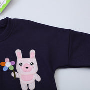 Mädchen Sweatshirt mit buntem Hasenmotiv Drune