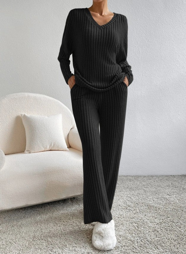 Damen gemütlicher Strickanzug im modernen Rippdesign