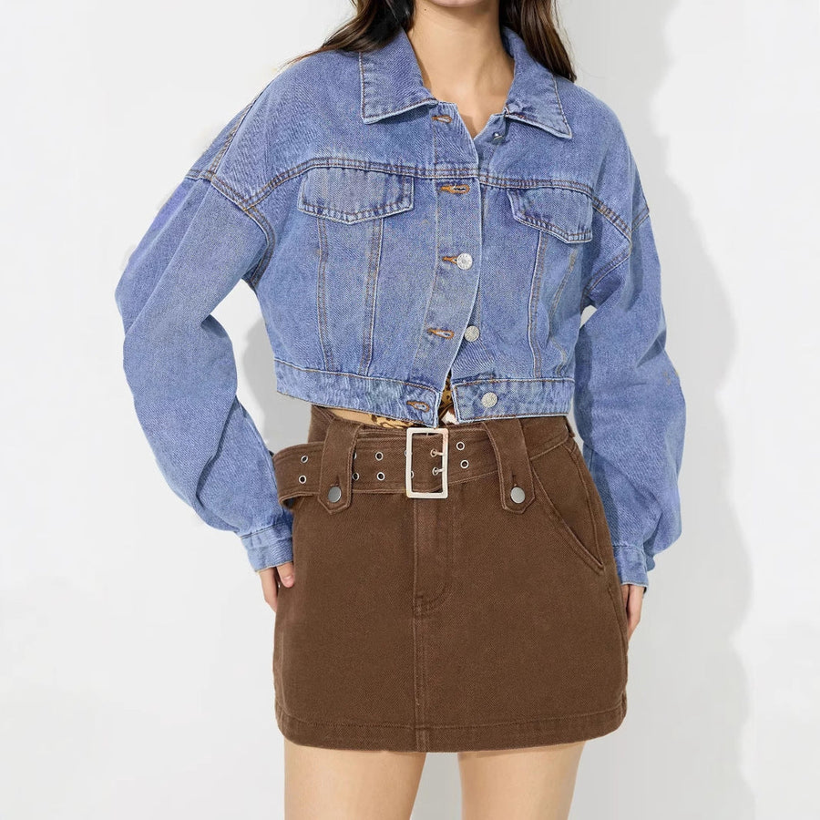 Damen cropped Jeansjacke mit voluminösen Ärmeln und modischen Knopfdetails