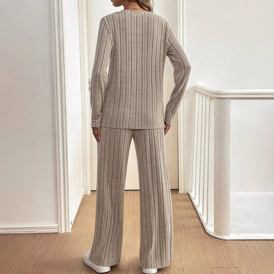 Damen lässiger Strickanzug mit modischem Rippdesign und Knopfleiste