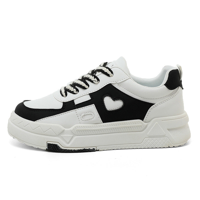 Damen modische Sneaker mit herzförmiger Applikation und robustem Sohlendesign