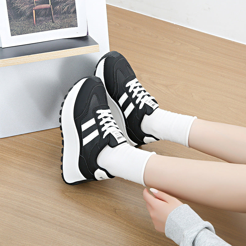 Damen Sneaker mit dämpfender Laufsohle und atmungsaktivem Obermaterial