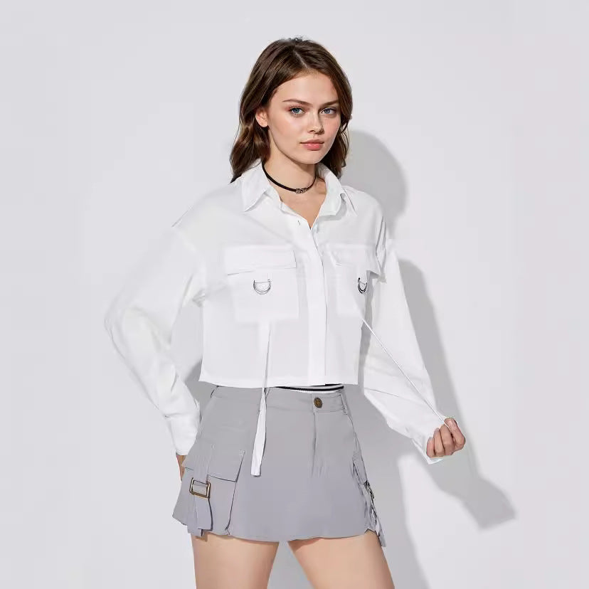 Damen cropped Hemdbluse mit praktischen Taschen und modernen Details