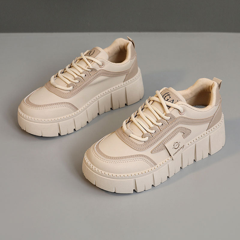 Damen Plateau Sneakers mit geschäumter Laufsohle und modernem Design