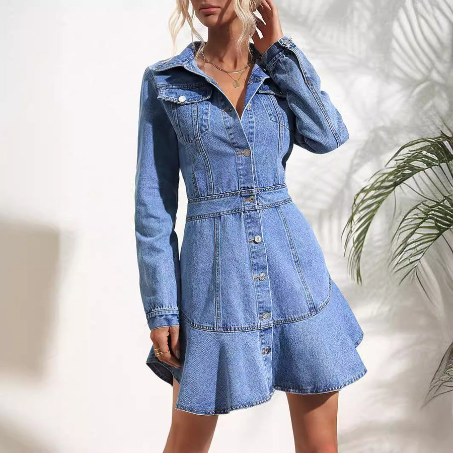 Damen Jeanskleid im modernen Denim-Stil mit schwingendem Saum und taillierter Silhouette
