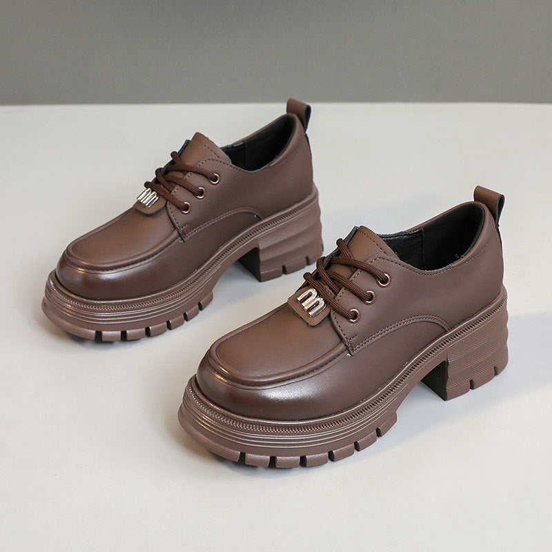 Damen Chunky Schuhe mit dämpfendem Absatz und modischen Akzenten