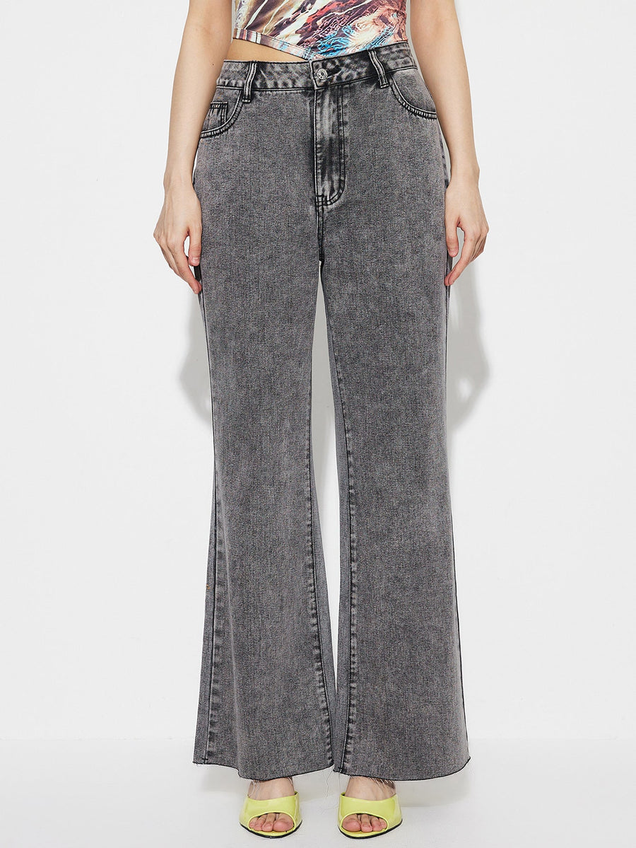 Damen Flared Jeans mit hohem Bund und detaillierten Nähten